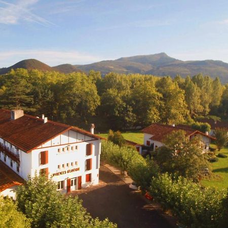 Hotel Pyrenees Atlantique Saint-Pee-sur-Nivelle Exterior photo