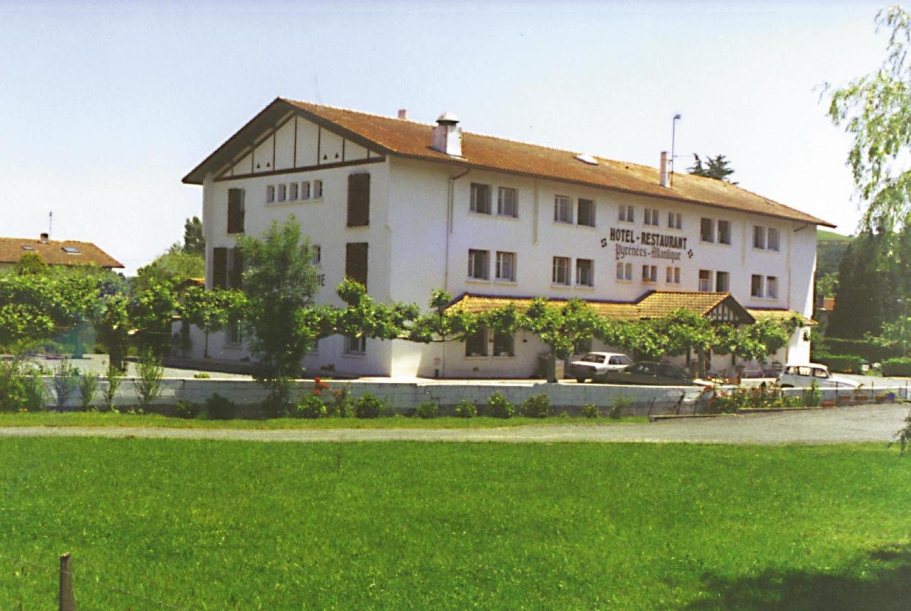Hotel Pyrenees Atlantique Saint-Pee-sur-Nivelle Exterior photo
